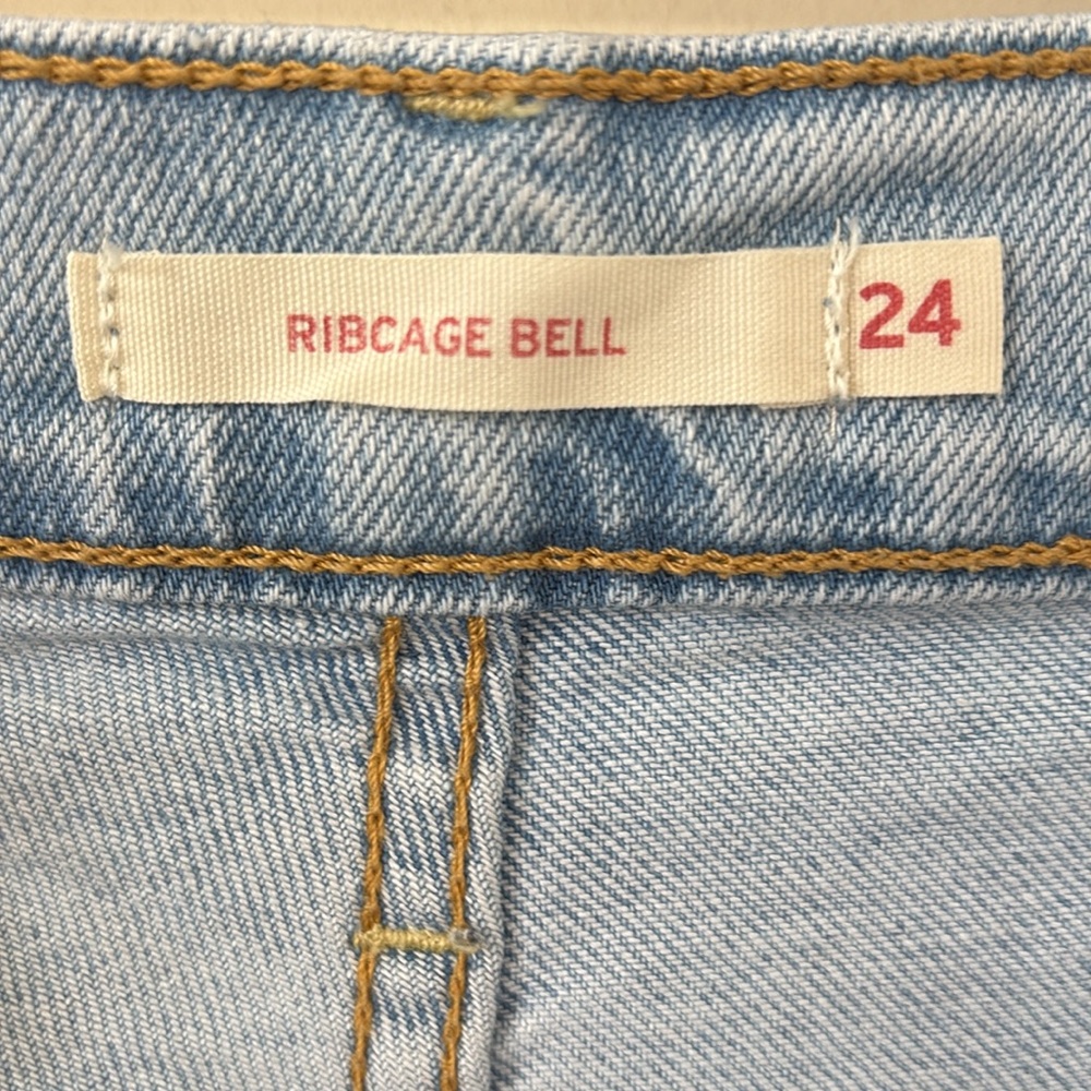 Levi’s Ribcage Bell Sits Well Together Light Wash Size 24 - Picture 11 of 14